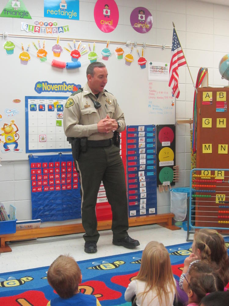 Sheriff Wade Harriman at the Galva-Holstein pre-school for Red Ribbon Week